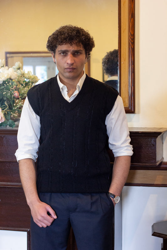 Cable Knit Sleeveless Sweater Black